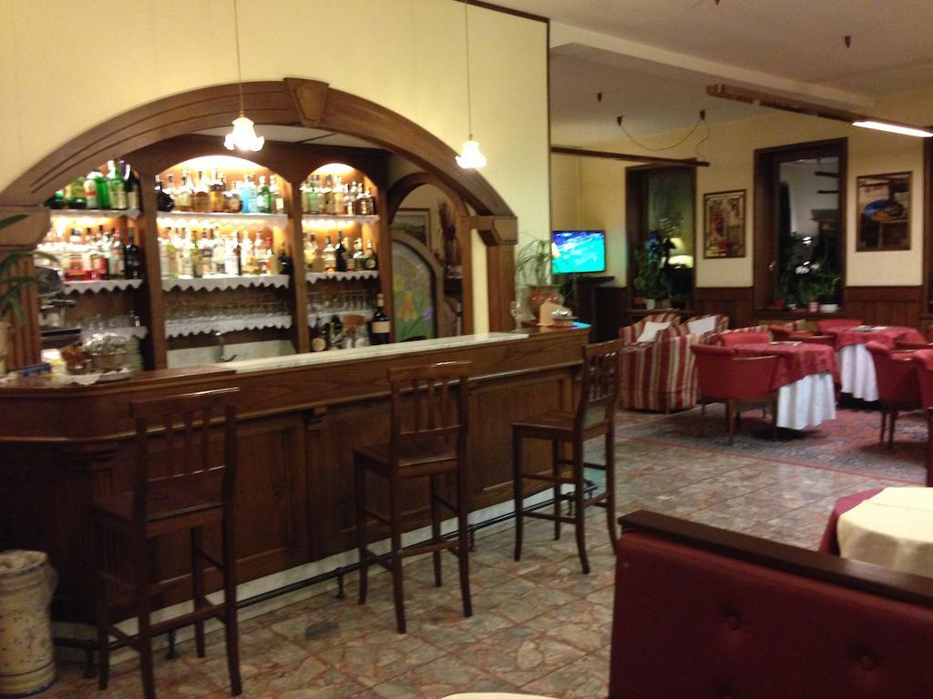 Hotel Cimone リオルナート エクステリア 写真