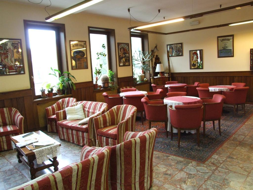 Hotel Cimone リオルナート エクステリア 写真
