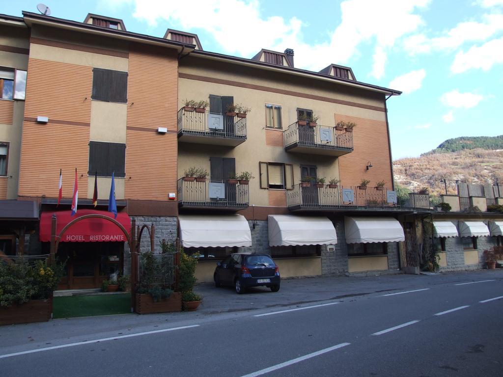 Hotel Cimone リオルナート エクステリア 写真