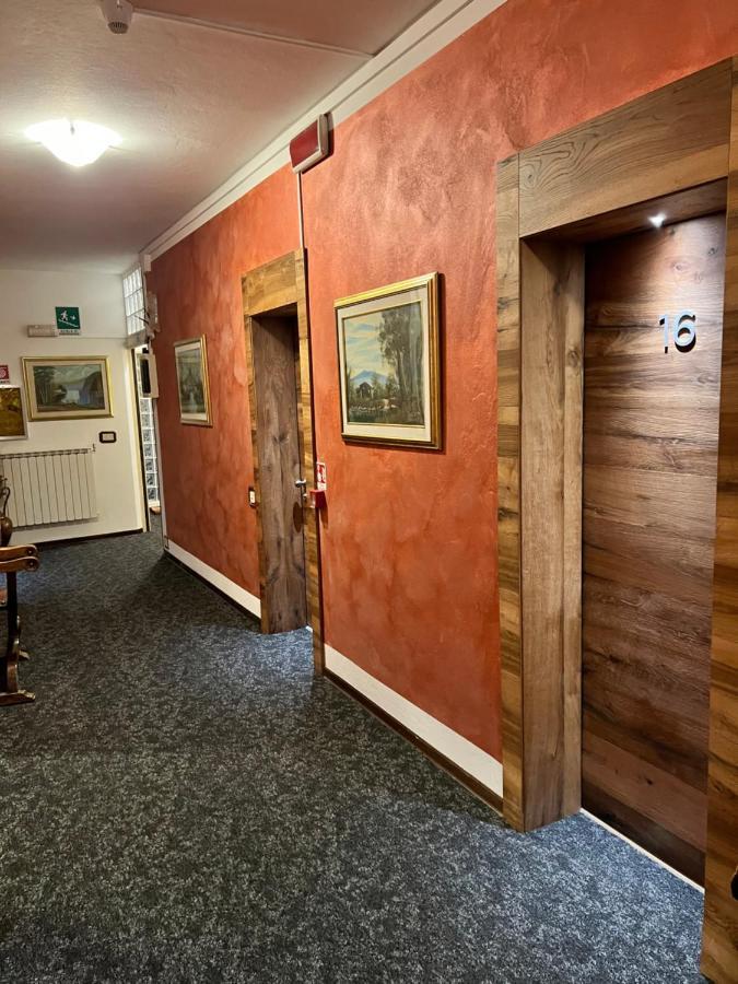 Hotel Cimone リオルナート エクステリア 写真